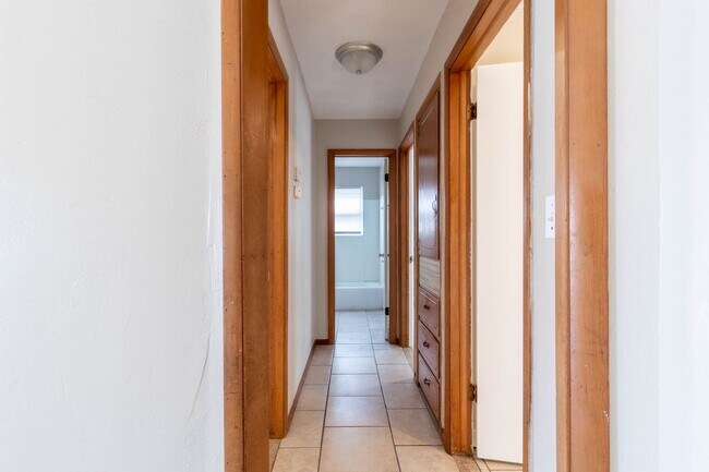 Building Photo - Spacious 3BD/1.BTH Home in Spencer