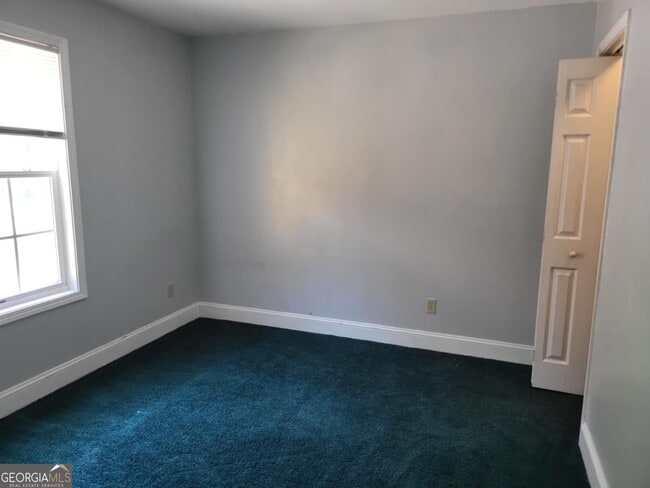 Building Photo - 3873 King Edward Trail SW