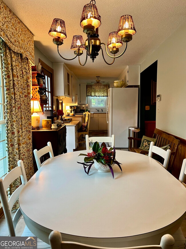 Building Photo - 1663 Thompson Ln