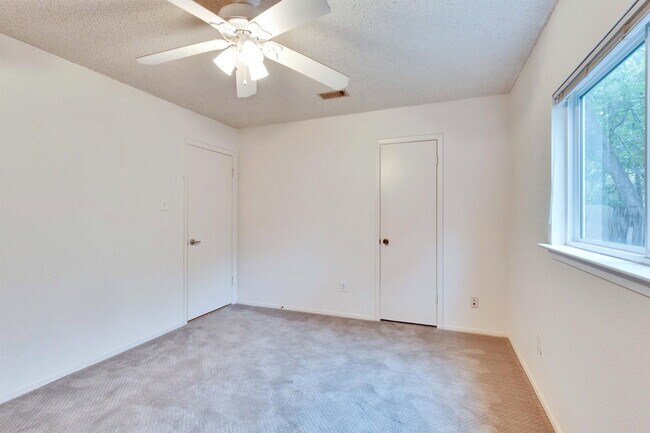 Building Photo - 9706 Moorberry St