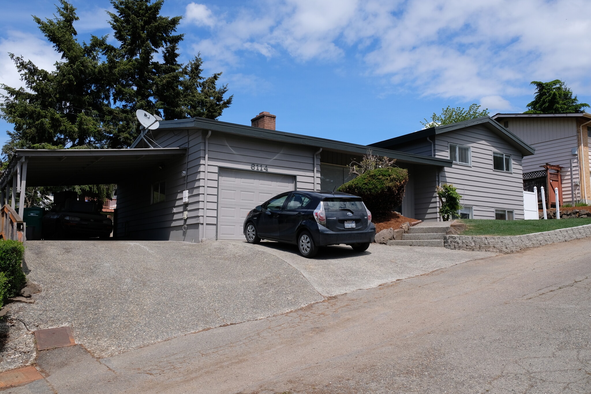 plenty of parking spots - 6114 S 126th Pl