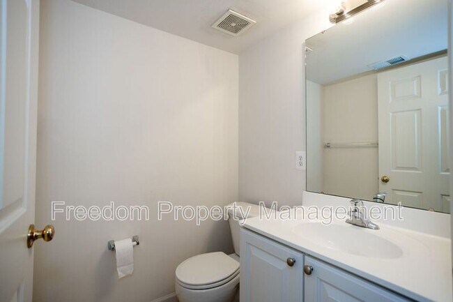 Building Photo - 6004 Abernethy Ln