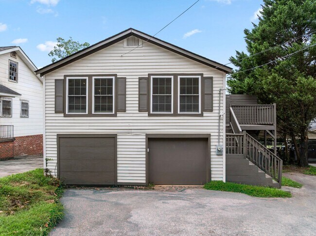 Building Photo - 2 Donnybrook Ave
