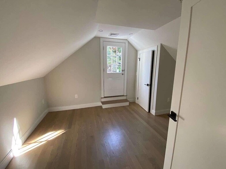 Building Photo - 36 Ridgemont St