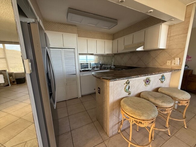 Building Photo - Mostly Furnished 2BR/2BA Condo