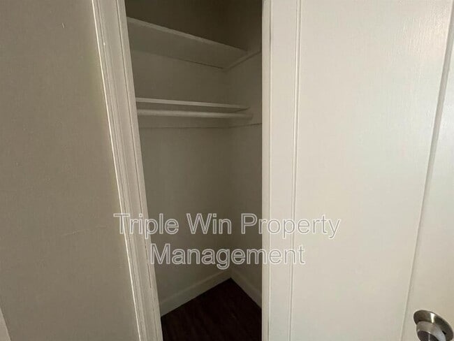 Building Photo - 1629 Talisman Ln