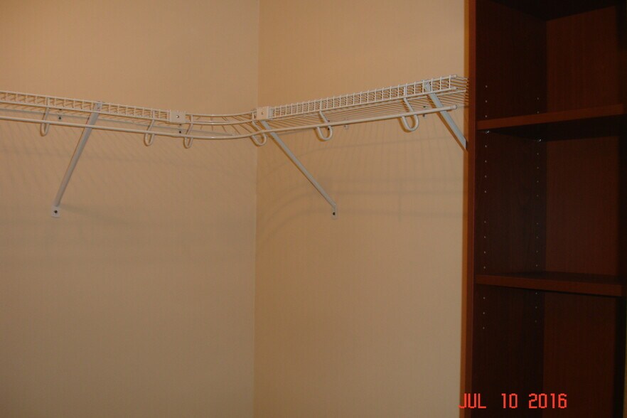 Building Photo - 80 S Pleasant Rd