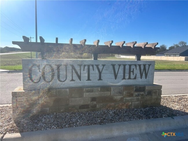 Building Photo - 914 Childress Dr