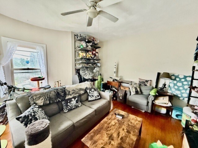 Primary Photo - 70 Roseland St