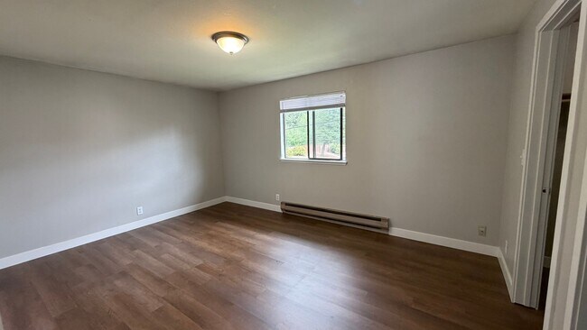 Building Photo - Updated 2BR Condo in Prime Bothell Location | Private Garage