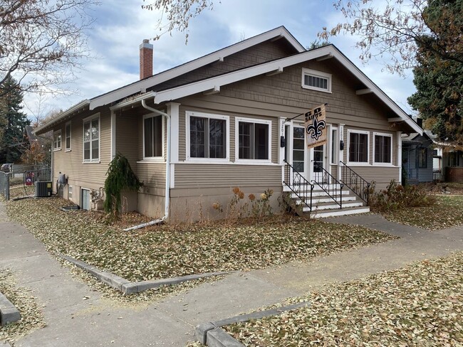 Primary Photo - 1201-1203 W Oak St