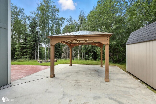 Building Photo - 4 Bedroom | 2.5 Bathroom | Garage - Conven...