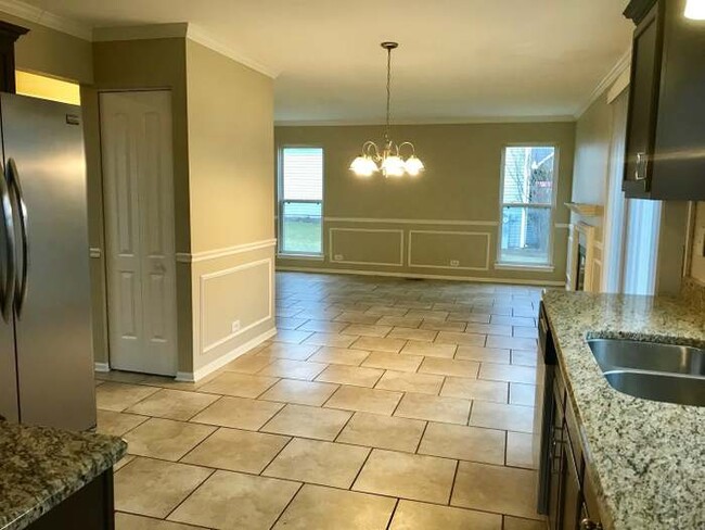 Building Photo - 2105 Aspen Dr
