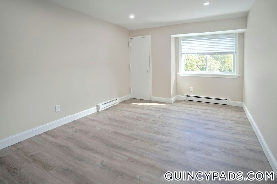 Building Photo - 63 Presidential Dr