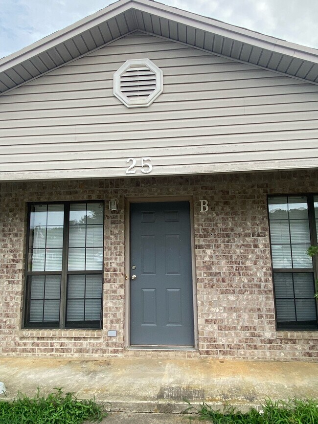 Primary Photo - 25 Dallas Ln