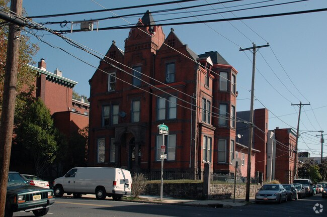 Primary Photo - 929 N 29th St