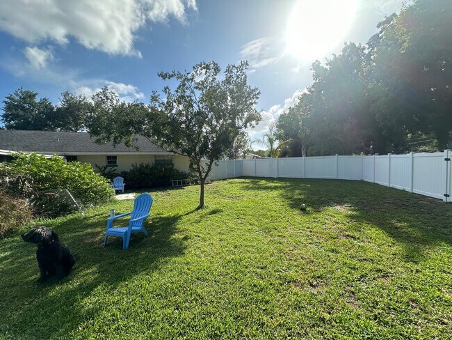 Building Photo - 1423 Appleton Ave