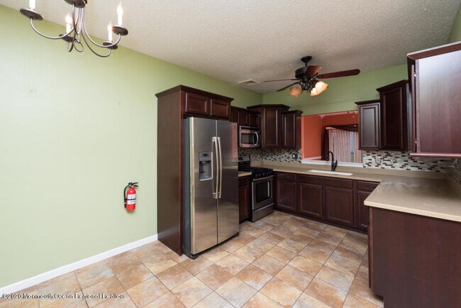 Building Photo - 3904 Plowmans Ct