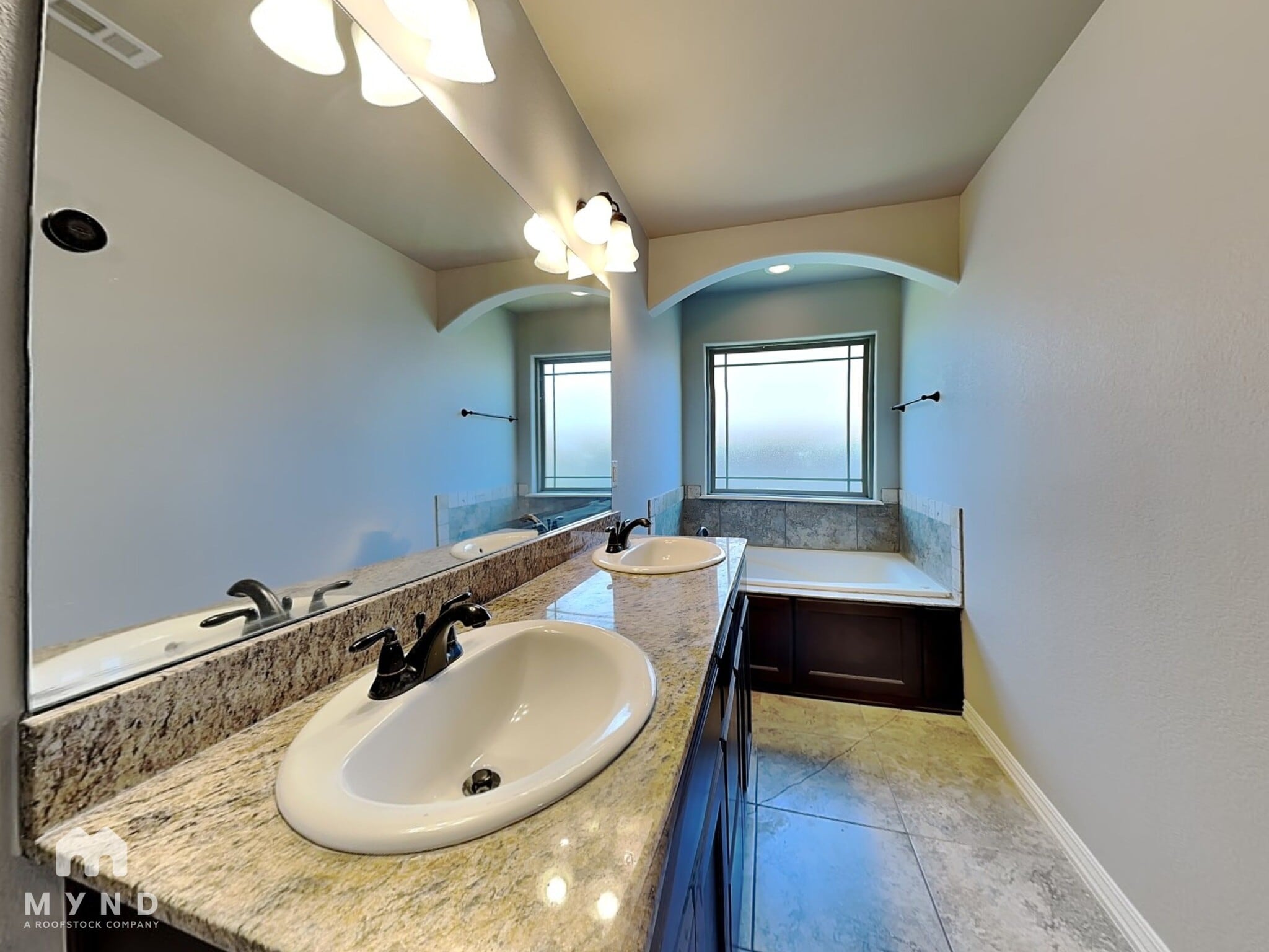 Building Photo - 1410 Abbey Ln