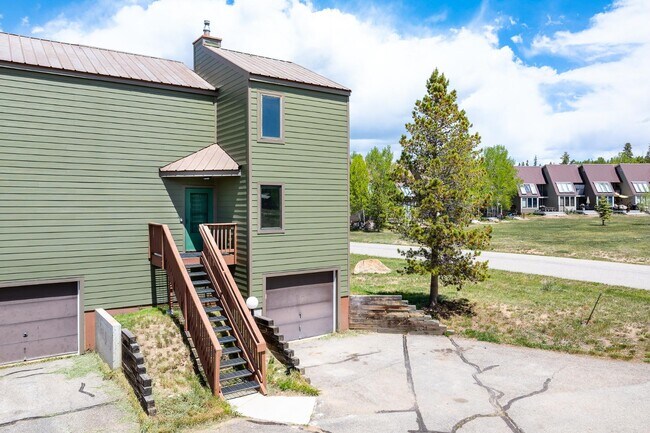 Building Photo - 259 County Rd