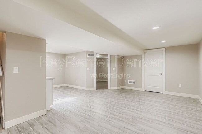 Building Photo - 4350 E Utah Pl