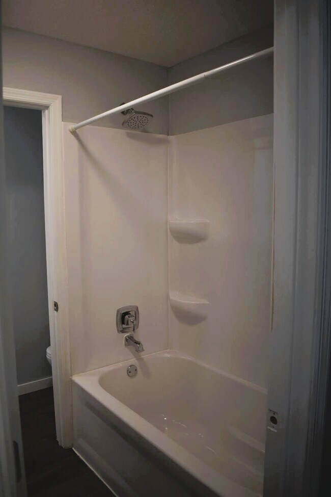 Building Photo - Woodlands