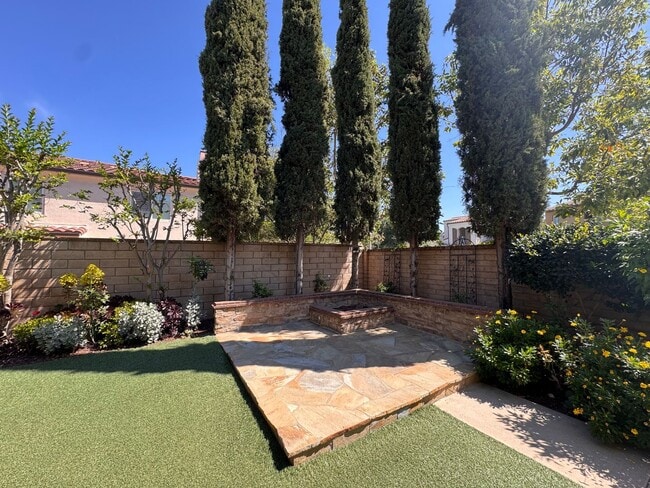 Building Photo - Single House Irvine