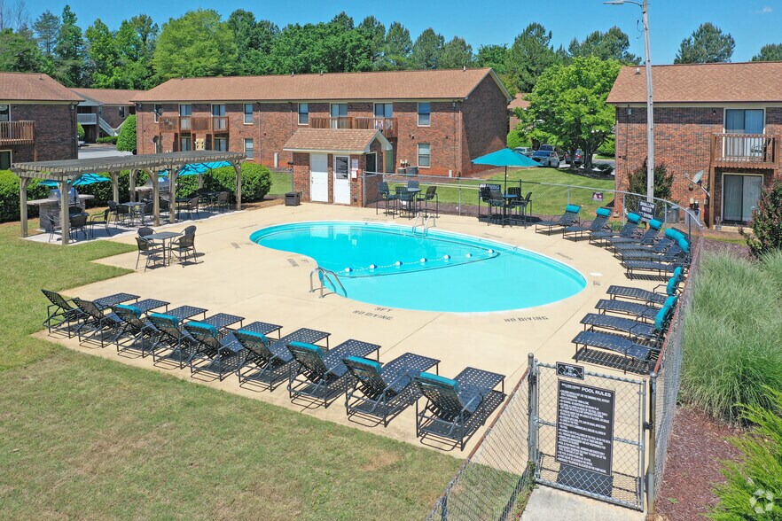 Willow Creek Apartments 1515 S Mebane St Burlington NC 27215