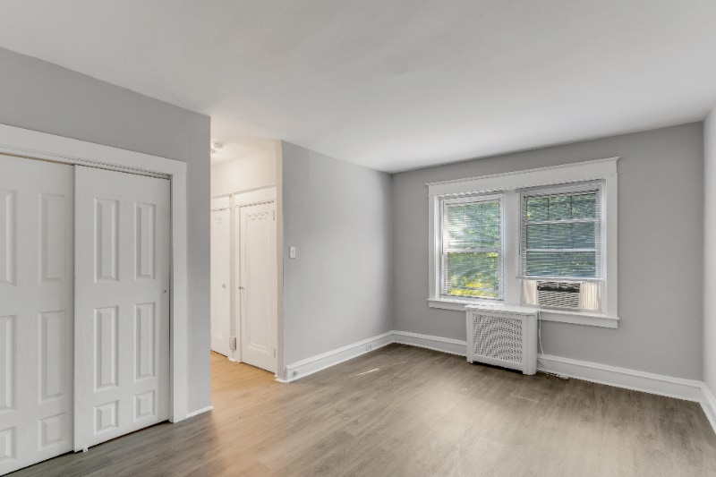 Building Photo - 144 W Allens Ln
