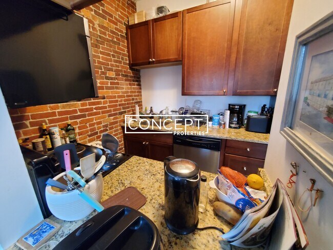 Building Photo - 23 Cortes St