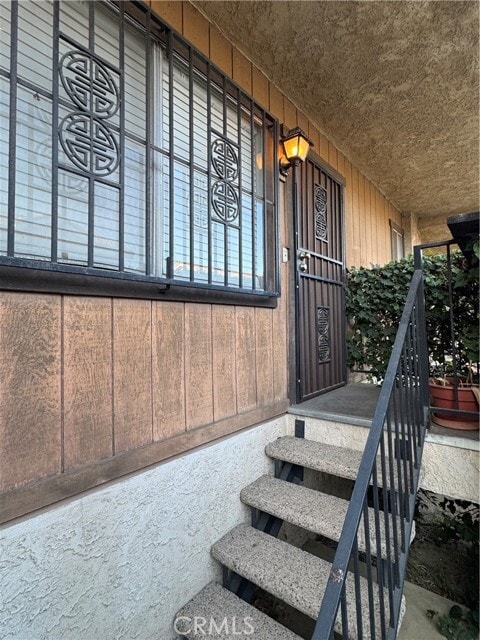 Primary Photo - 503 S Sefton Ave