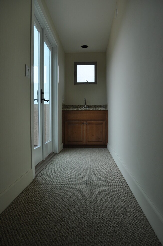 Building Photo - 4083 Morrell St