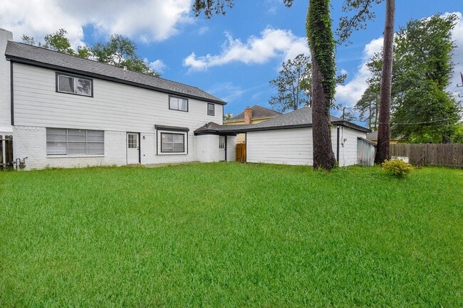 Building Photo - 15814 Winding Moss Dr