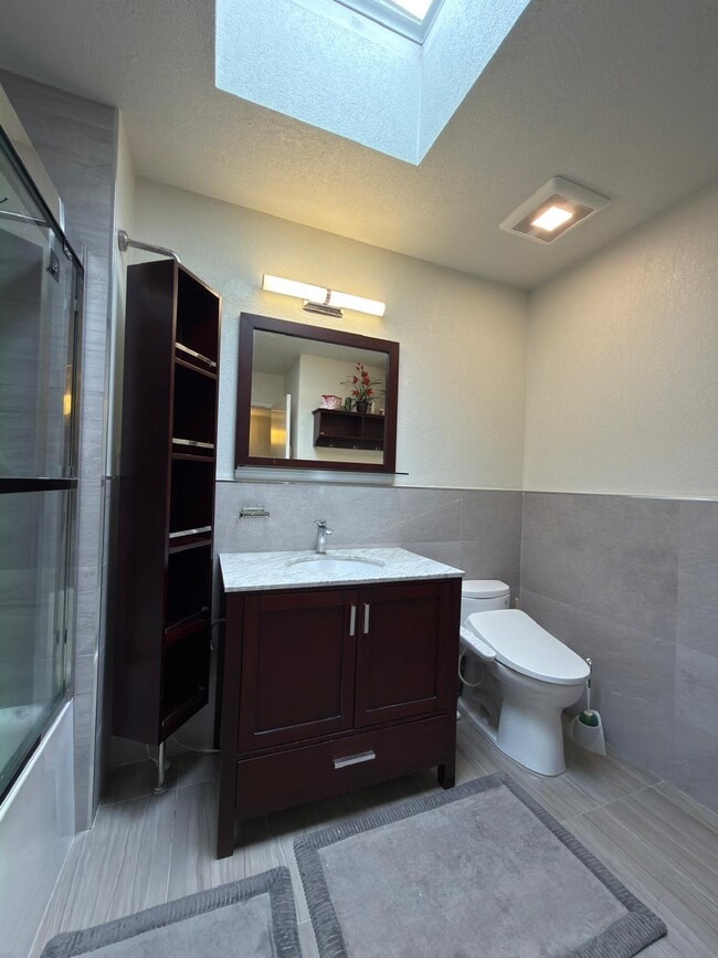 Building Photo - 173 Lower Via Casitas