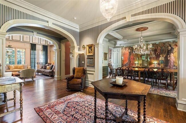 Building Photo - 5000 Long Island Dr