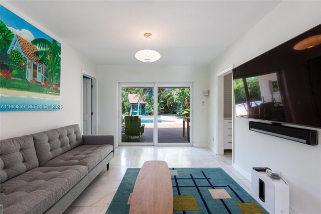 Building Photo - 14610 Tarpon Dr