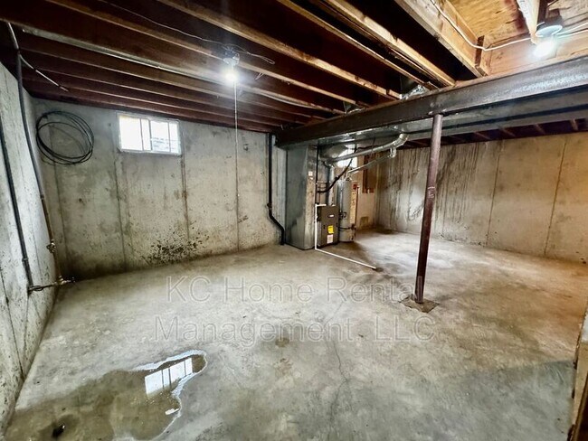 Building Photo - 1398 S Brentwood Dr