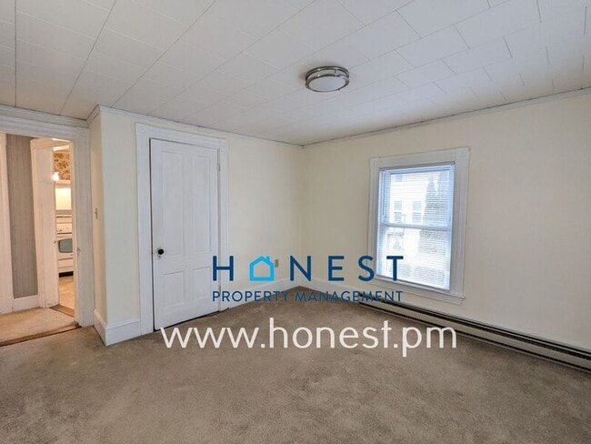 Building Photo - 3 Deeb St