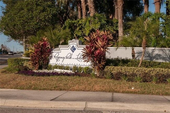 Building Photo - 2 Bedroom / 2 Bathroom Upstairs Condo with Large Screened Covered Porch