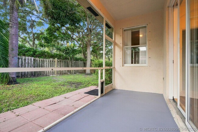 Building Photo - 3717 Pebblebrook Manor