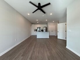 Building Photo - 195 Parkers Pond Path