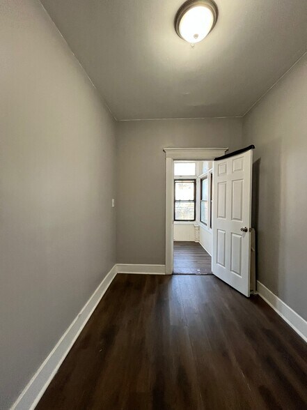 Building Photo - 51 Wade St