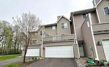 Building Photo - awesome 2 bedroom townhouse in blaine!