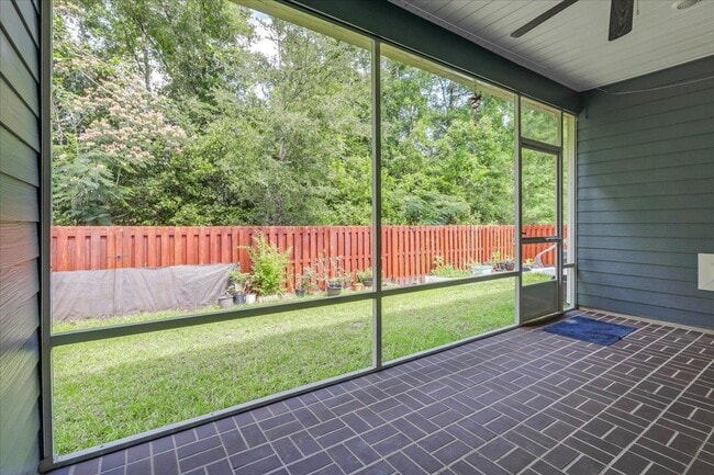 Building Photo - 855 Avery Park Dr