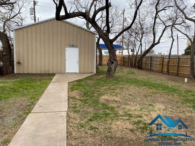 Building Photo - 1722 S Park St