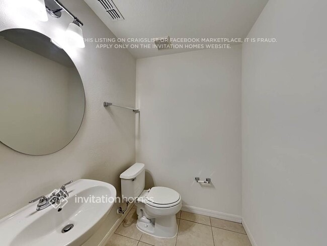 Building Photo - 15262 Galbi Dr