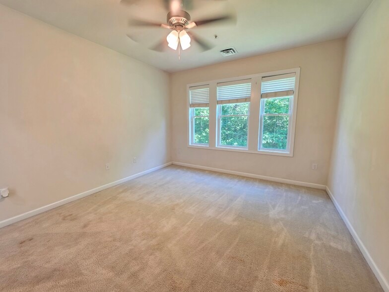 Building Photo - 130 Trotter Rd