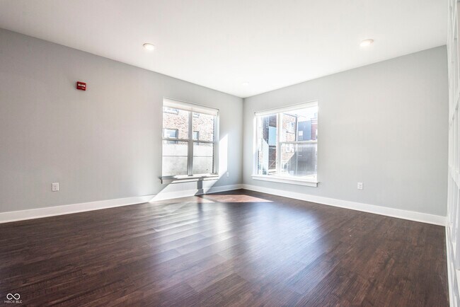 Building Photo - 727 N Illinois St