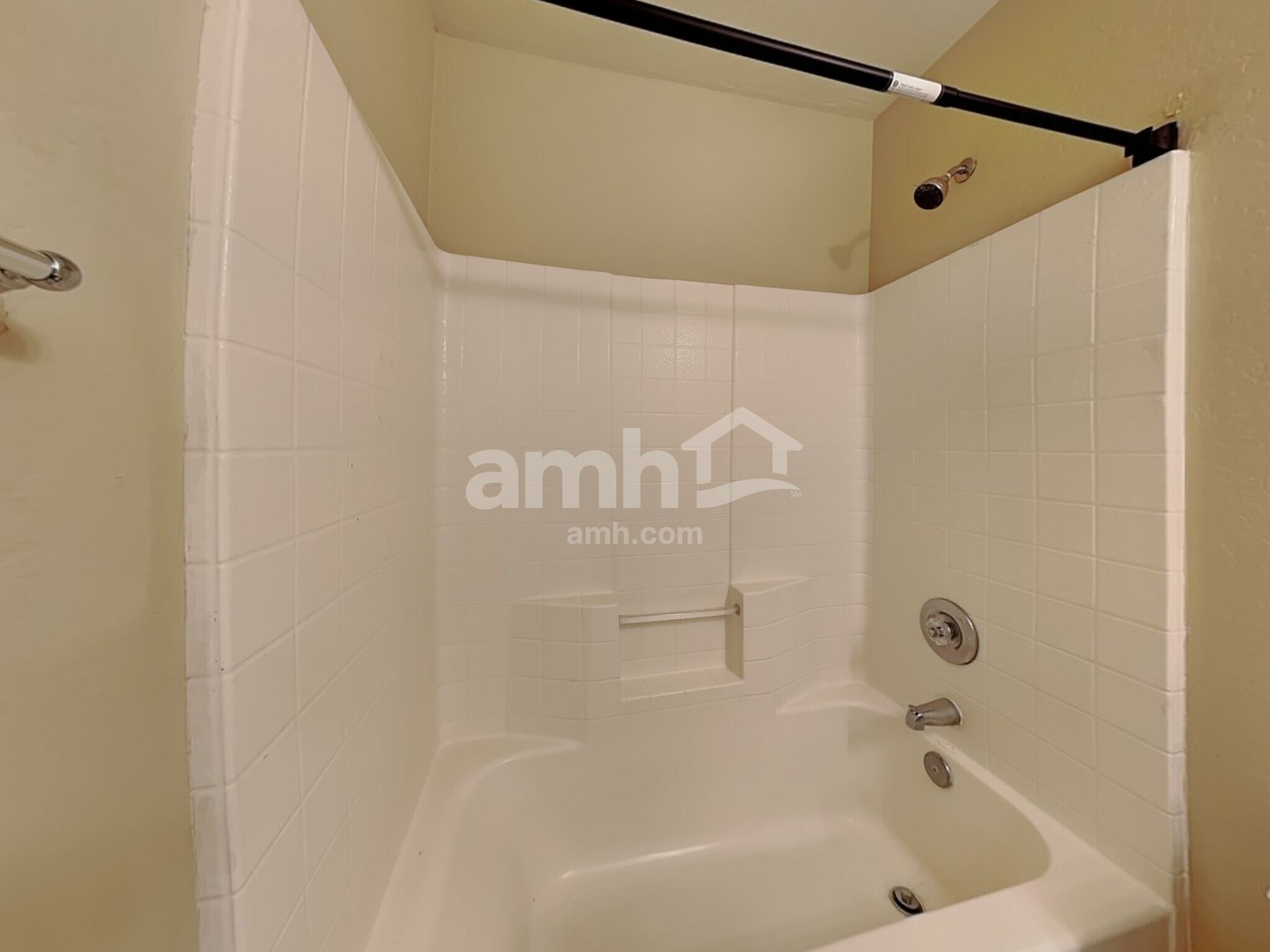 Building Photo - 137 S 110th Pl