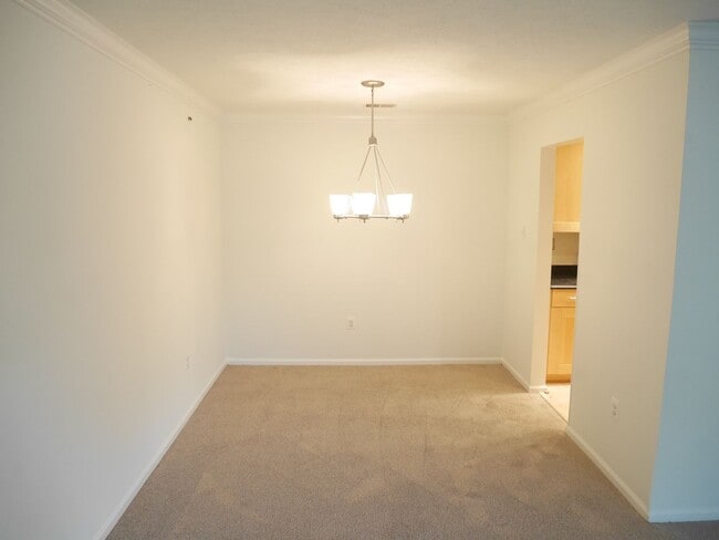 Building Photo - RENT SPECIAL - 1/2 SECOND MONTHS RENT - Ch...